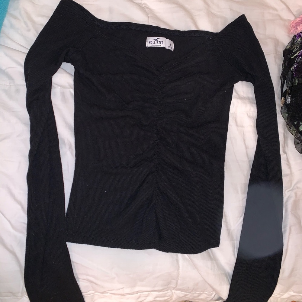 Hollis year off the shoulder long sleeve